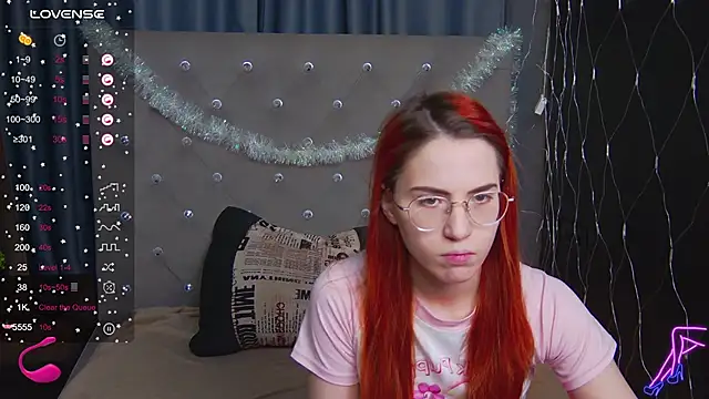 Snapshot of EmilyKents chatting on 27, 12, 2024 EmilyKents online show from 27, 12, 2024