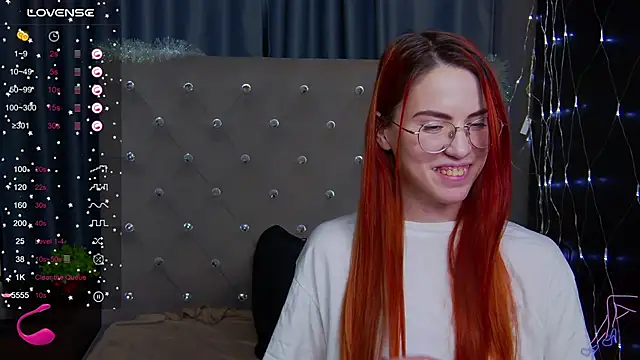 Snapshot of EmilyKents chatting on 8, 1, 2025 EmilyKents online show from 8, 1, 2025