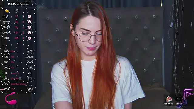 Snapshot of EmilyKents chatting on 4, 2, 2025 EmilyKents online show from 4, 2, 2025