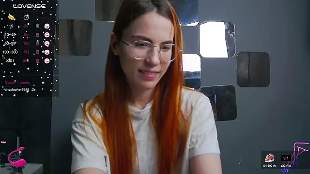 Snapshot of EmilyKents chatting on 13, 2, 2025 EmilyKents online show from 13, 2, 2025