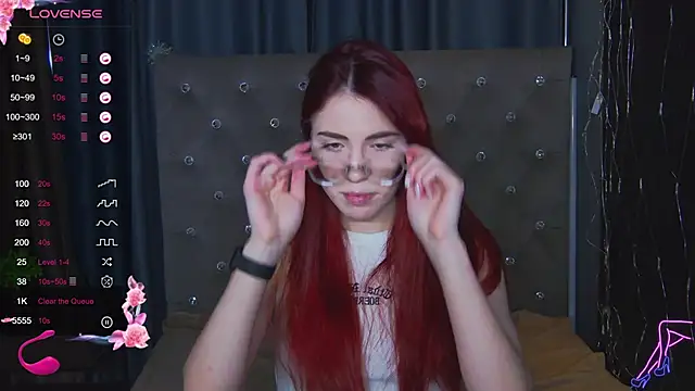 Snapshot of EmilyKents chatting on 3, 3, 2025 EmilyKents online show from 3, 3, 2025