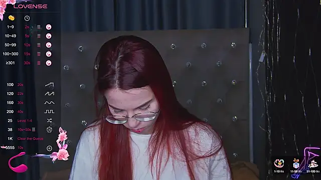 Snapshot of EmilyKents chatting on 5, 3, 2025 EmilyKents online show from 5, 3, 2025