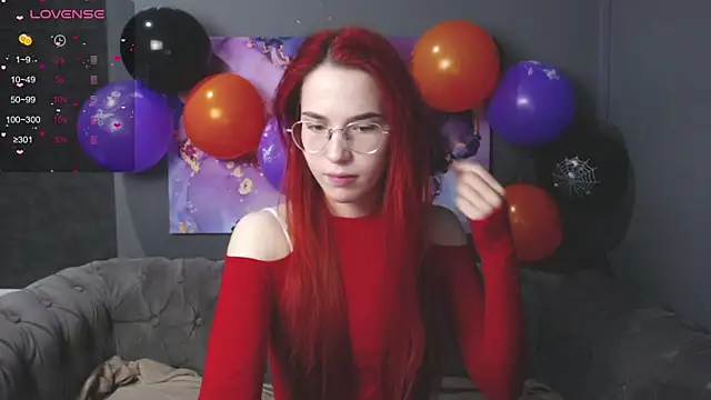Snapshot of EmilyKents chatting on 16, 10, 2025 EmilyKents online show from 16, 10, 2025