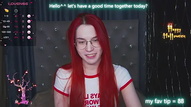 Snapshot of EmilyKents chatting on 17, 10, 2025 EmilyKents online show from 17, 10, 2025