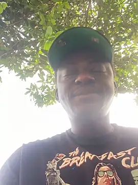 Snapshot of BigBrotherFreak chatting on 12, 4, 2026 BigBrotherFreak online show from 12, 4, 2026