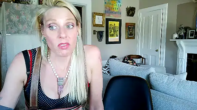 Glamazonx online show from 20, 4, 2026