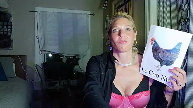 Snapshot of Glamazonx chatting on 19, 6, 2026 Glamazonx online show from 19, 6, 2026