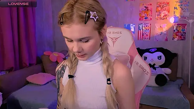 Britney Lynch online show from 6, 3, 2026