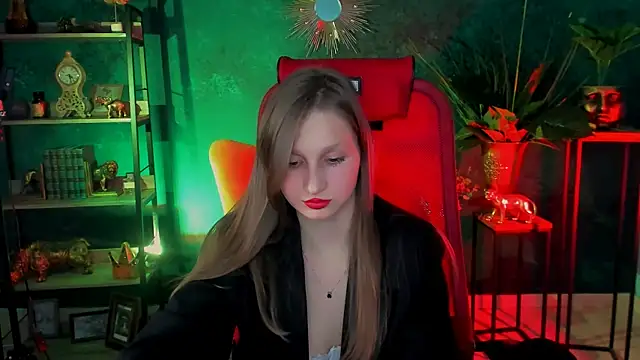 EllaHorton online show from 28, 2, 2025