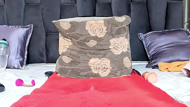 hot milkbitch online show from 14, 3, 2025