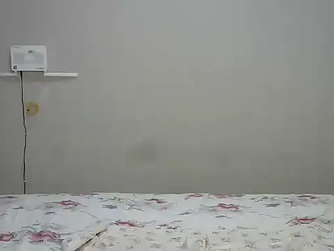 Snapshot of Cariepink chatting on 13, 11, 2025 Cariepink online show from 13, 11, 2025