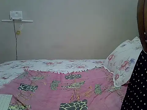 Snapshot of Cariepink chatting on 18, 7, 2026 Cariepink online show from 18, 7, 2026