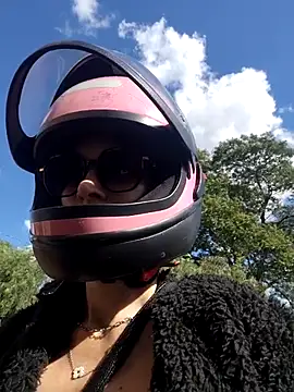 Irresistible24 online show from 18, 11, 2025