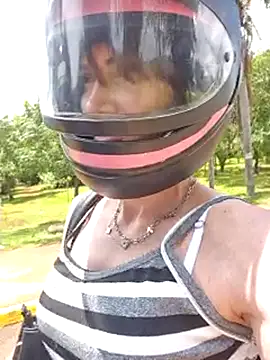 Snapshot of Irresistible24 chatting on 1, 2, 2026 Irresistible24 online show from 1, 2, 2026