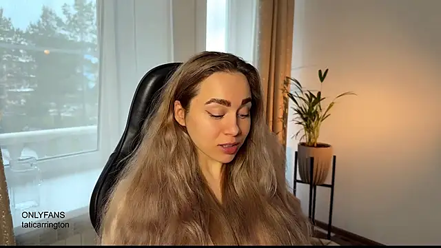 Snapshot of hotexclusive_ chatting on 29, 10, 2025 hotexclusive online show from 29, 10, 2025