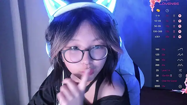 Snapshot of maydaykimmy chatting on 3, 10, 2025 maydaykimmy online show from 3, 10, 2025