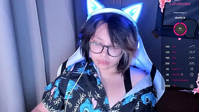 Snapshot of maydaykimmy chatting on 9, 10, 2025 maydaykimmy online show from 9, 10, 2025