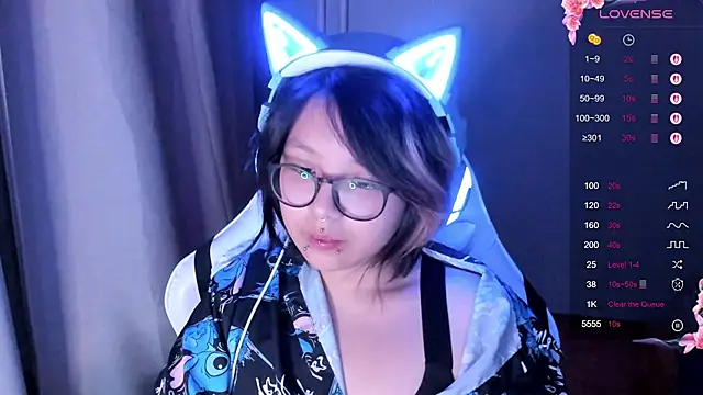 Snapshot of maydaykimmy chatting on 18, 10, 2025 maydaykimmy online show from 18, 10, 2025