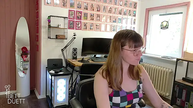 Snapshot of BettDuett chatting on 7, 7, 2026 BettDuett online show from 7, 7, 2026