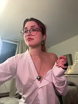 Evangeline Lawrence  online show from 11, 3, 2025