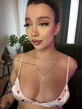 Snapshot of BamBam_XO chatting on 5, 1, 2025 BamBam XO online show from 5, 1, 2025