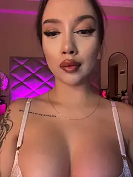 Snapshot of BamBam_XO chatting on 8, 2, 2025 BamBam XO online show from 8, 2, 2025