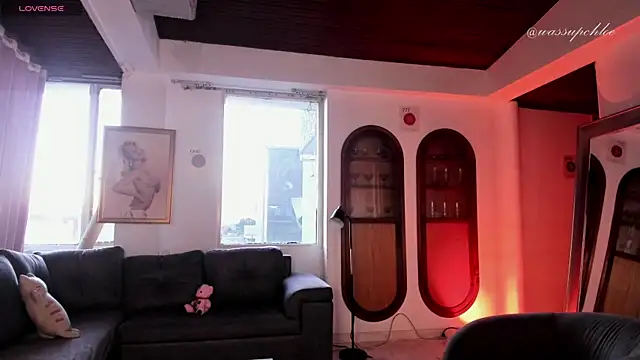 misschloe   online show from 29, 1, 2025