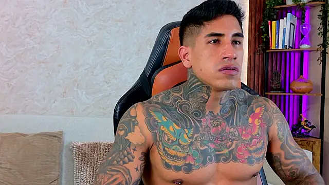 Snapshot of AdanReilly chatting on 27, 2, 2026 AdanReilly online show from 27, 2, 2026