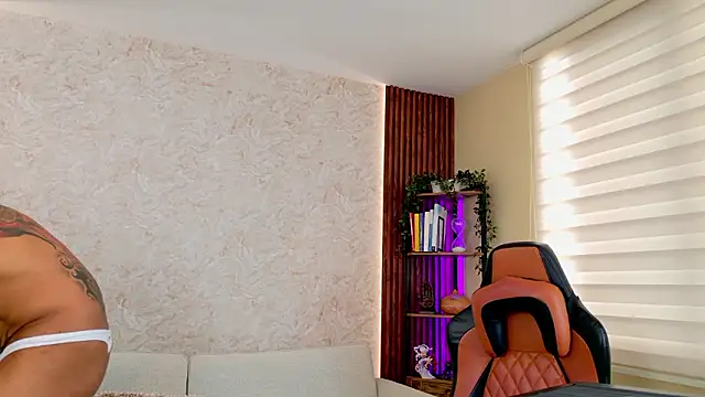 Snapshot of AdanReilly chatting on 4, 3, 2026 AdanReilly online show from 4, 3, 2026