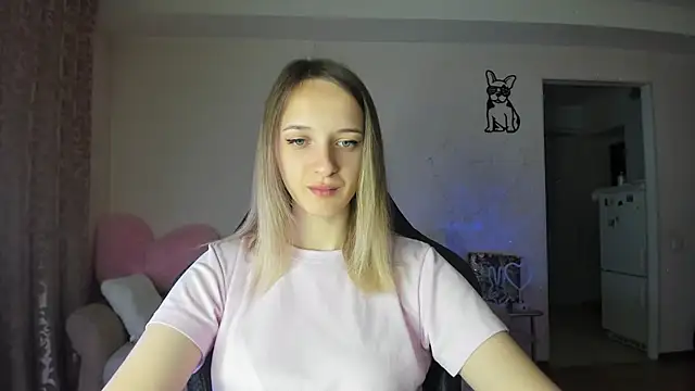 Snapshot of RouseReed chatting on 18, 6, 2026 RouseReed online show from 18, 6, 2026