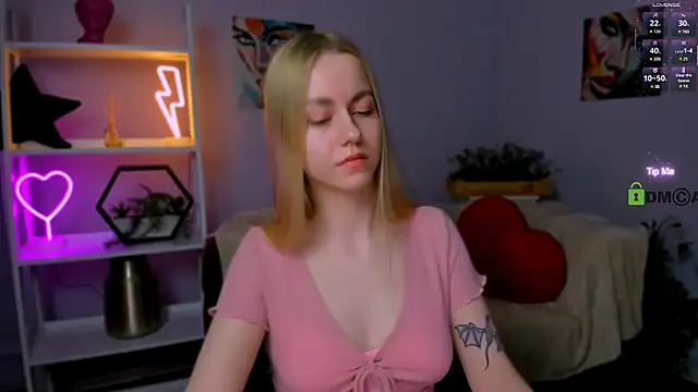 Snapshot of scarlet_mooore chatting on 17, 3, 2025 scarlet mooore online show from 17, 3, 2025