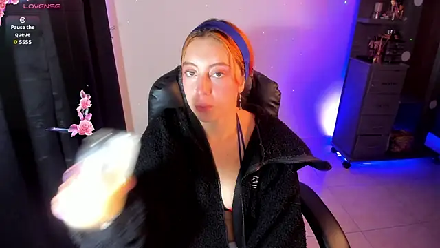Violetaarey online show from 26, 5, 2026
