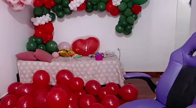 Saracutee1 online show from 14, 12, 2024