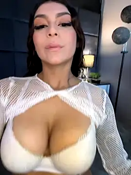 CHERRYY BOMB  online show from 25, 11, 2025