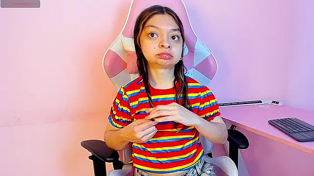 Snapshot of CharlotteMuller chatting on 1, 11, 2025 CharlotteMuller online show from 1, 11, 2025