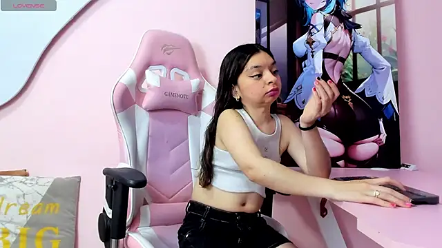 Snapshot of CharlotteMuller chatting on 5, 2, 2026 CharlotteMuller online show from 5, 2, 2026