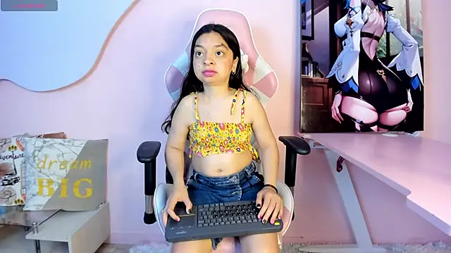 Snapshot of CharlotteMuller chatting on 7, 2, 2026 CharlotteMuller online show from 7, 2, 2026