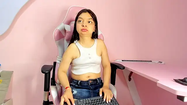 Snapshot of CharlotteMuller chatting on 21, 2, 2026 CharlotteMuller online show from 21, 2, 2026