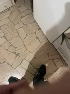 Snapshot of Edosxxl chatting on 6, 11, 2025 Edosxxl online show from 6, 11, 2025