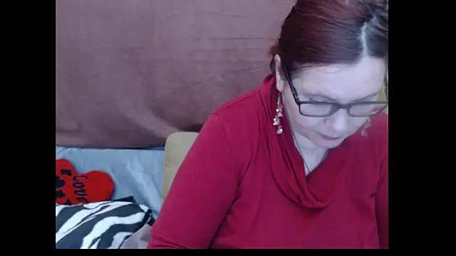 Snapshot of PlayfullMature chatting on 20, 4, 2026 PlayfullMature online show from 20, 4, 2026