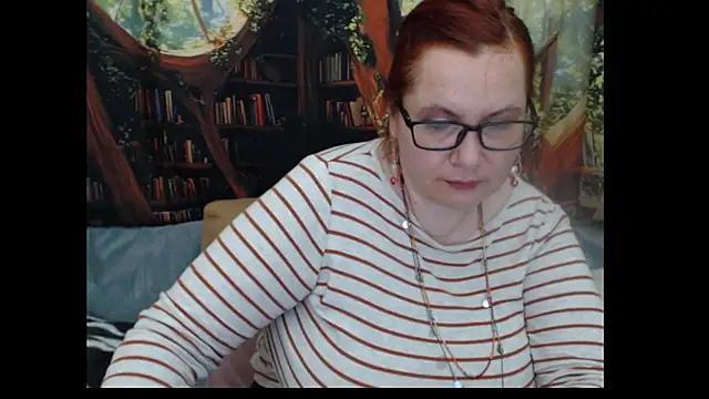 Snapshot of PlayfullMature chatting on 22, 5, 2026 PlayfullMature online show from 22, 5, 2026