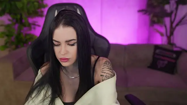 Tina Breeze online show from 4, 4, 2026