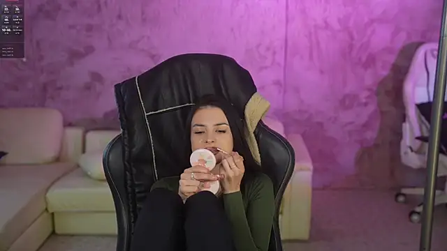 Tina Breeze online show from 9, 4, 2026