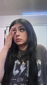 Snapshot of ThickerThanYoBitch chatting on 5, 1, 2025 ThickerThanYoBitch online show from 5, 1, 2025