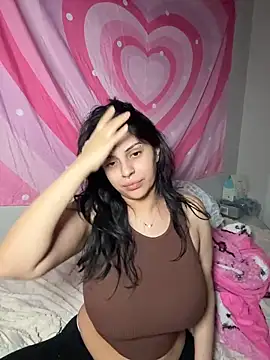 Snapshot of ThickerThanYoBitch chatting on 25, 4, 2026 ThickerThanYoBitch online show from 25, 4, 2026
