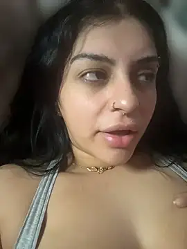 ThickerThanYoBitch online show from 13, 6, 2026