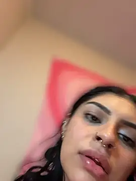 ThickerThanYoBitch online show from 27, 6, 2026