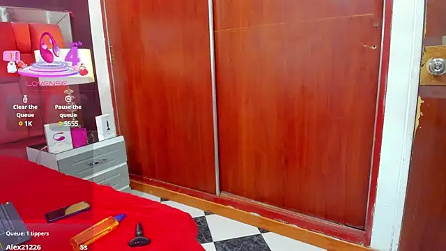 Snapshot of mariamRosse chatting on 10, 3, 2025 mariamRosse online show from 10, 3, 2025