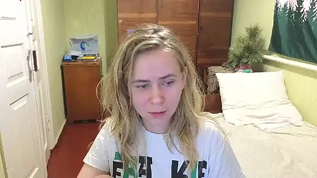 Riley Roo online show from 14, 1, 2025