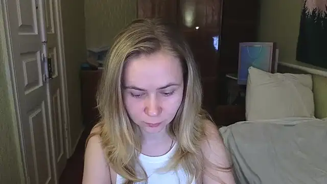 Riley Roo online show from 4, 2, 2025